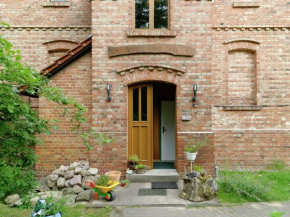 Гостиница Lovely Apartment in F rstenwalde with Fenced Garden  Фюрстенвальде/Шпре